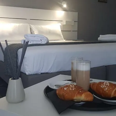 Bed & Breakfast Living 2*