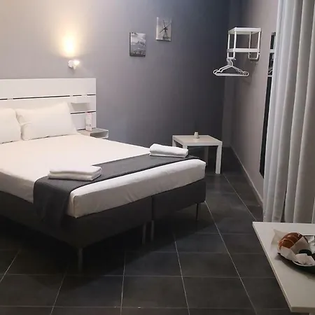 Bed & Breakfast Living 2*
