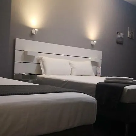 Bed & Breakfast Living 2*